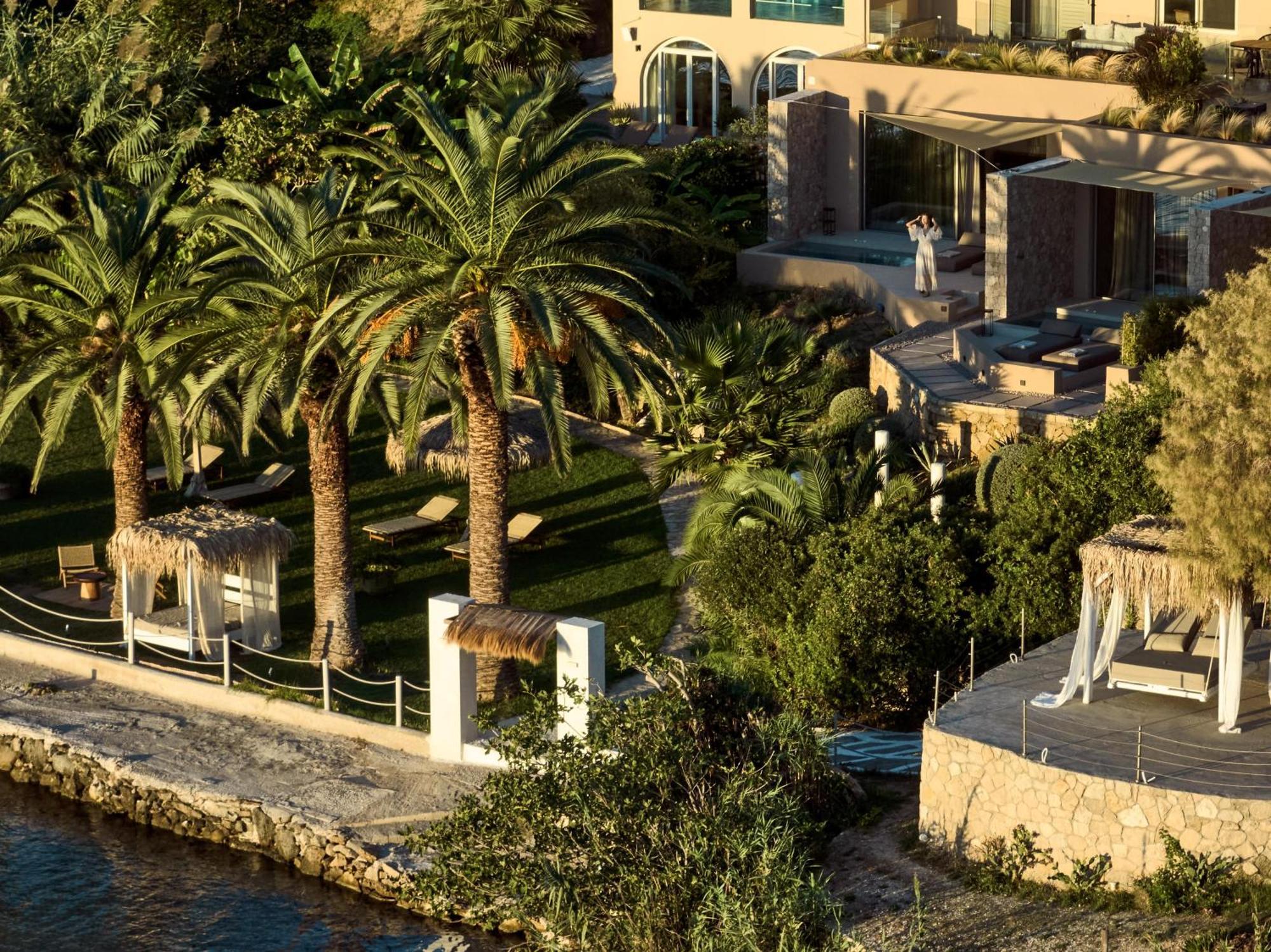 Calypso Villas Amoudi Exterior photo